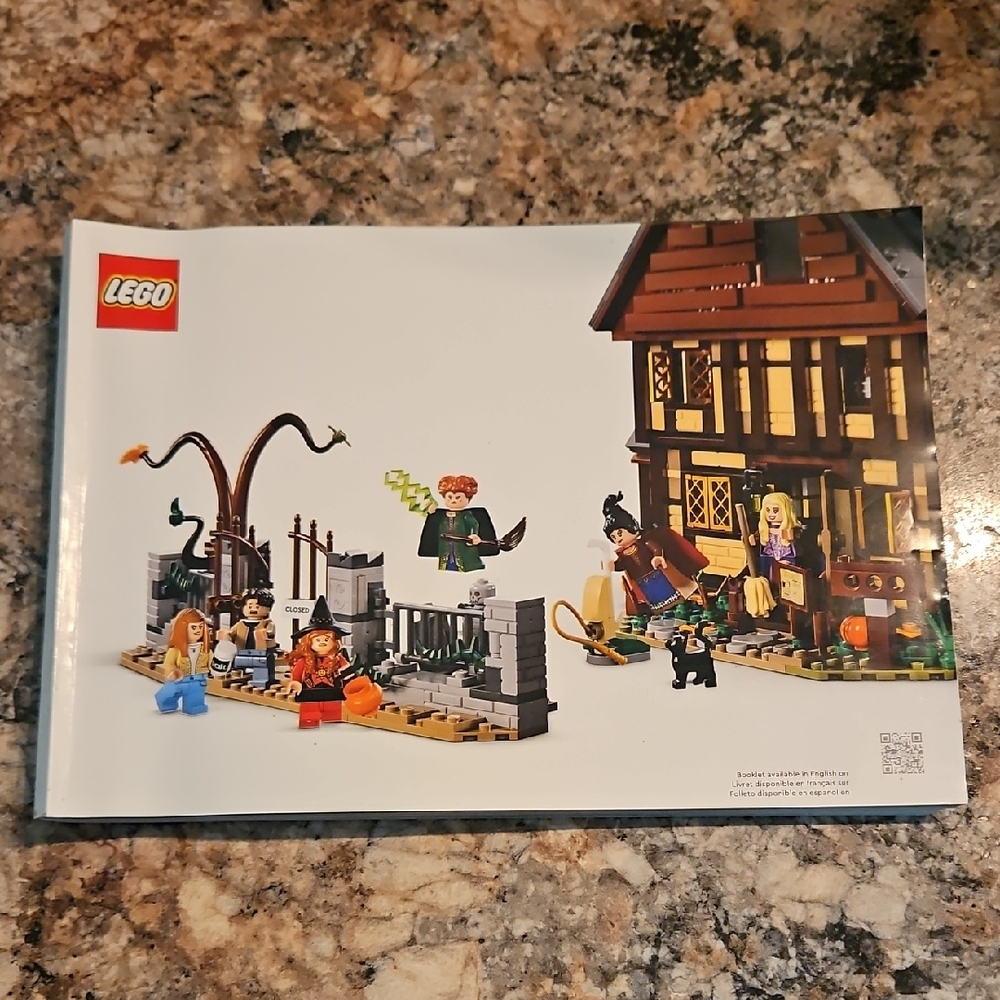 LEGO | Disney Hocus Pocus The Sanderson Sisters' Cottage Instruction Manual